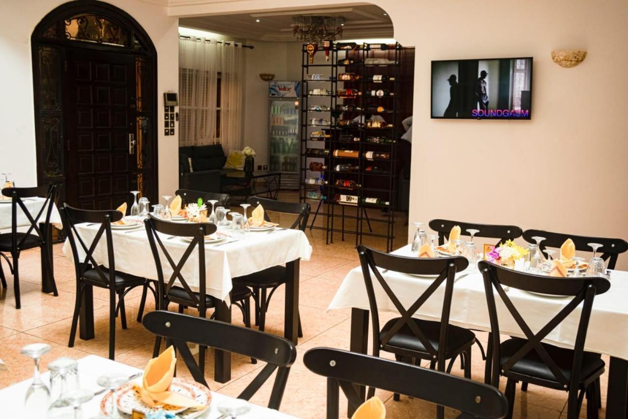 Mokaa Residence Hoteliere Lomé Esterno foto