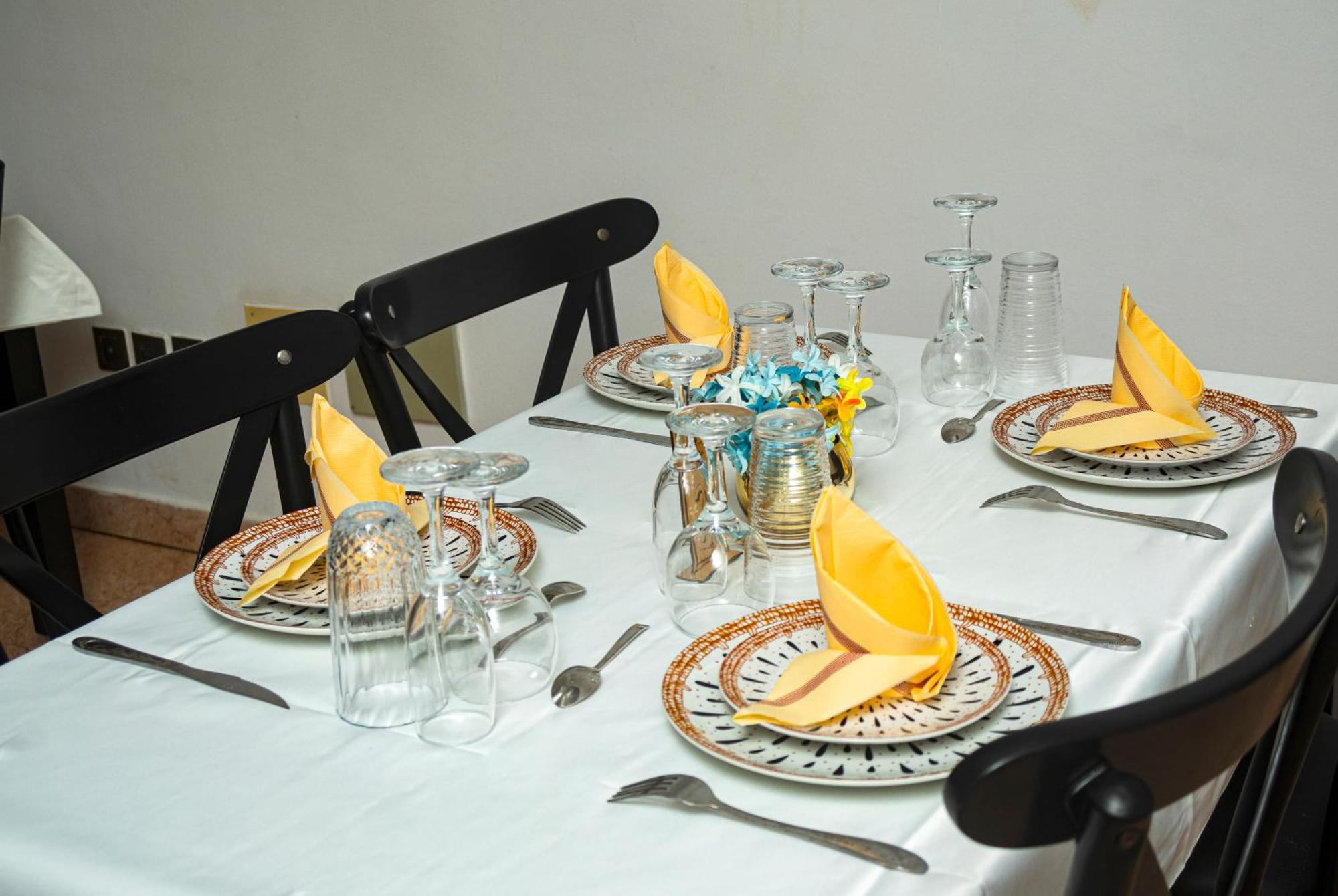 Mokaa Residence Hoteliere Lomé Esterno foto